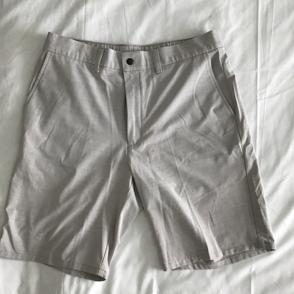 Men's Lite Gray Shorts Dressy or Casual Lightweight Breathable Size 32